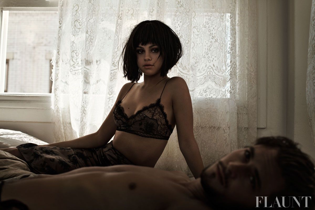 selena-gomez-in-flaunt-magazine-december-2013-issue_1.jpg